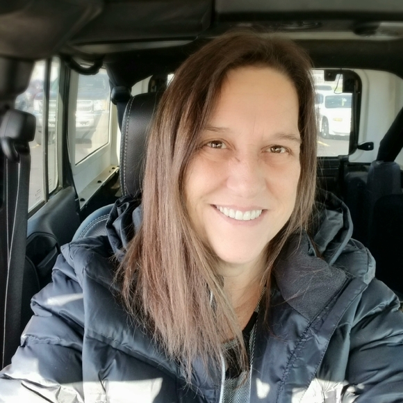 Meet your Posher, Robin - Picture 2 of 2